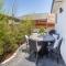3 Bed House with Fire Pit Table and BBQ - Downtown - Сан-Дієго