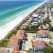 Palms of Seagrove D5, Steps to the Beach, Sleeps 4, Pool, 2 bikes and 5 mins from Seaside - Seagrove Beach