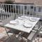 Appartement 1er étage proche centre-ville, plage et commerces, balcon, parking, WIFI inclus - FR-1-22-171