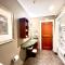 Luxury Resort 2Bedroom 2Bath Sleeps 6 945 square feet