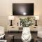 Prime Spacious 2 BR Apt, Burj Khalifa & Canal View - Scala Tower - Дубай