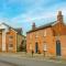 Tanyard House