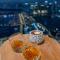 VIBES by Beds and Company - 51st Floor, Full Sea View - Dubaj