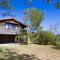 Bimbimbi - Two-Bedroom Rustic Holiday Hideaway with Gorgeous Views in Historic 1770