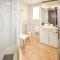 Awesome Apartment In Visan