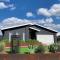 On the Park-Modern 4 Bedroom -3 Living Area Home 100m to Parks and Shopping Centre