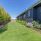 On the Park-Modern 4 Bedroom -3 Living Area Home 100m to Parks and Shopping Centre