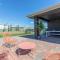 On the Park-Modern 4 Bedroom -3 Living Area Home 100m to Parks and Shopping Centre