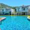 Number 27, Outstanding Corner Villa w/pool in Portville Gocek - 费特希耶
