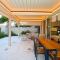 Luxurious 5 Bedroom Beach Villa