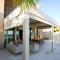 Luxurious 5 Bedroom Beach Villa