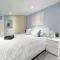 Garden Apartment - Close to Town Centre - sleeps 6