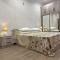 Three Palms Guest House - Tbilisi City Three Palms Guest House - Tbilisi City