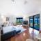 Sail Away Airlie Beach house with Marina Views