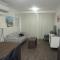 Lovely 2 Bedroom Serviced Apartment & Free Parking - Mandurah