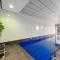 Cosy 2BR CBD Apt Free Wi-Fi & Swimming pool