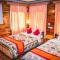 Hotel Riverside with Swimming pool - Sauraha