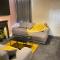 Hometel Digs Morden Comfy Home Can Sleep 11 - 莱斯特