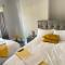 Hometel Digs Morden Comfy Home Can Sleep 11 - 莱斯特