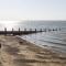 Southend Guest House - Close to Beach, Train Station & Southend Airport