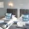 Cliff Cottage - Harbour views, Balcony, wifi