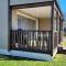 Chalet Confort 2 Chambres avec Piscine Chauffée et Climatisation en Bretagne Sud - FR-1-783-19