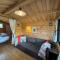 The Hideout Log Cabin- 2km to Klarälvsbanan and swimming area