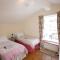Townhouse in Cowes Old Town, terrace and sea views