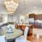 Golf-Course View Resort Home in Lake of the Ozarks - 卡姆登顿