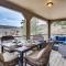 Golf-Course View Resort Home in Lake of the Ozarks - 卡姆登顿