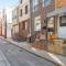 Walk everywhere from renovated 3bd Bella Vista gem - 费城