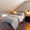 Main Street 2BR, Walk to Bars, Stadiums, Downtown
