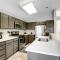 Las Vegas Home with Patio about 10 Mi to The Strip! - لاس فيغاس