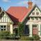 Derby Bank House- Heritage listed two bedroom old school B&B suite or a self contained cabin Derby Bank House- Heritage listed two bedroom old school B&B suite or a self contained cabin
