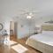 Southern Mermaid Cottage- Pet Friendly Fenced