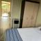 Tres quartos com cama de casal - Cabo Frio