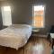 No-frills 3BR with 2-car Parking - 费城