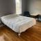 No-frills 3BR with 2-car Parking - 费城