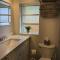 Cozy Fun-Size Getaway + Pool&Spa 5 mins to Beach - Fort Lauderdale