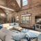 Mega Spa, Fire Pit, Views, sleep 18, Arcade, Karaoke, Gaming System