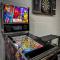 Mega Spa, Fire Pit, Views, sleep 18, Arcade, Karaoke, Gaming System