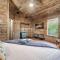 Mega Spa, Fire Pit, Views, sleep 18, Arcade, Karaoke, Gaming System