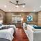 Mega Spa, Fire Pit, Views, sleep 18, Arcade, Karaoke, Gaming System