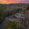 Mega Spa, Fire Pit, Views, sleep 18, Arcade, Karaoke, Gaming System
