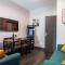 EDMONTON - 4 bedrooms, Sleeps 8, 3 bathroom Contractor Base - Londra