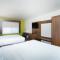 Holiday Inn Express & Suites Rocky Mount Smith Mountain Lake, an IHG Hotel