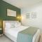 103 Belltown Modern and Bright in the Heart of Belltown Queen Bed