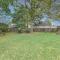 Baton Rouge Retreat with Patio, Grill and Fire Pit!