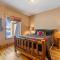 New! Black Bear Inn - Pet friendly - trailer parking - walk to lake - rustic