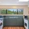 Relax on Queens - Waikanae Beach Holiday Home - 怀卡奈